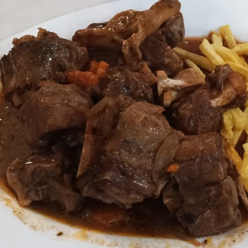 Rabo de toro estofado - Taberna de Regiones, Las Rozas