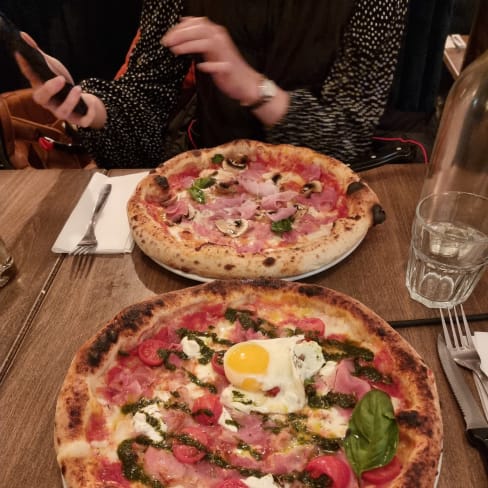 Enza & Famiglia Trattoria Pizzeria Caffê, Paris