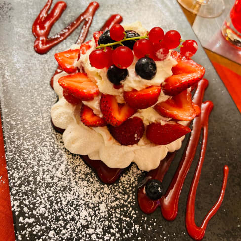 Pavlova aux Fraises  - Le Rousseau, Paris