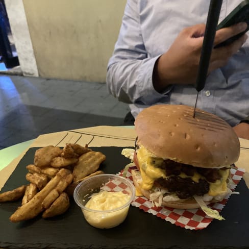 Adam Richman - Dalhu pub, Rome