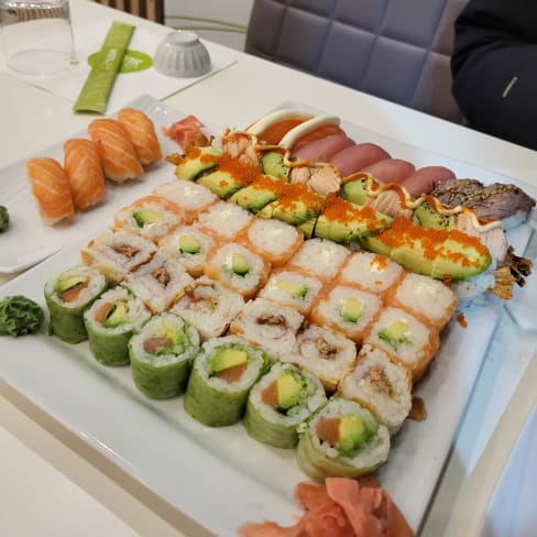 Eat sushi, Montreuil