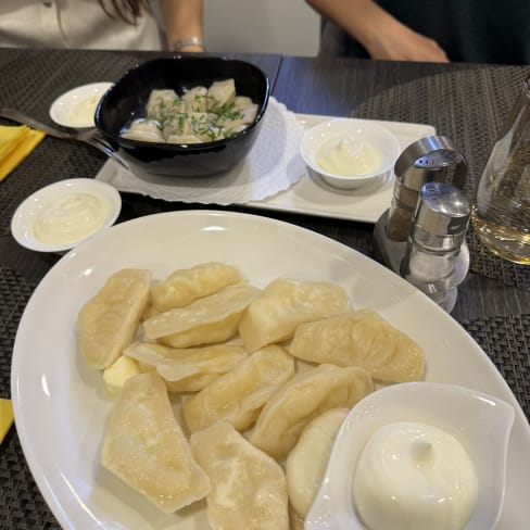 PIROJKI Cafe-Boulangerie, Carouge