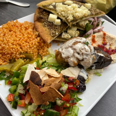 3 entrées froides : houmous, salade fattouche et des légumes frits - Rania - Voltaire, Paris