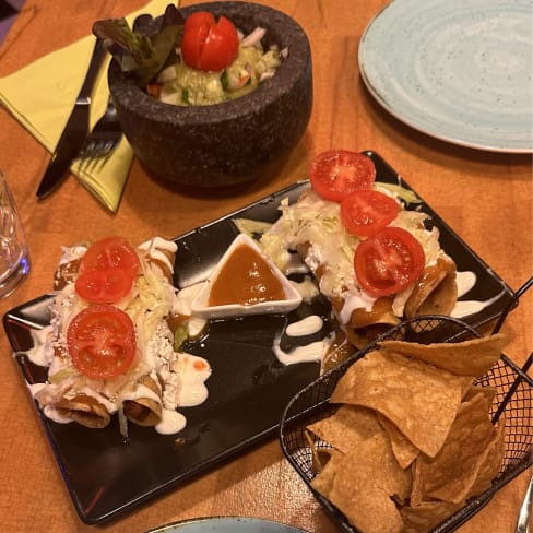 Guacamole chicharrón - EL GÜEY, Geneva