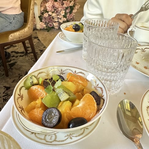 Ladurée Paris Champs-Elysées, Paris