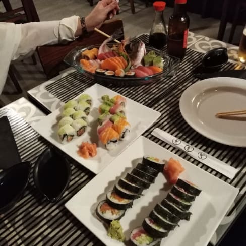 Tudo muito bem confeccionado, saboroso e peixe fresco - Nui Sushi and Thai Bar, Lisbon