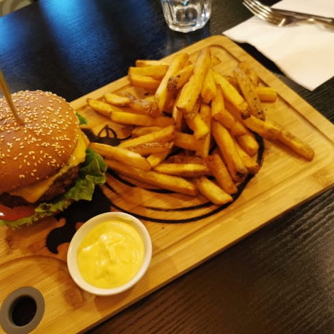 Le Poulet en Feu, Montreuil