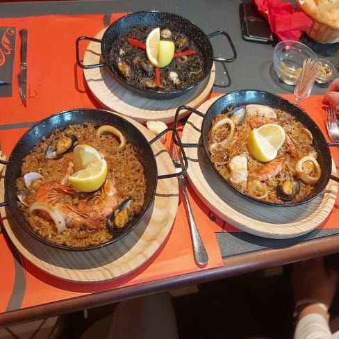 Chacun sa paellera - Pami Paella, Vorst