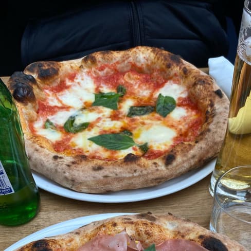 Pizza Margherita  - Le Petit Brady, Paris