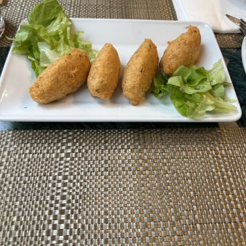 Pastéis de bacalhau - Tanuki Sushi Augusta, Lisbon