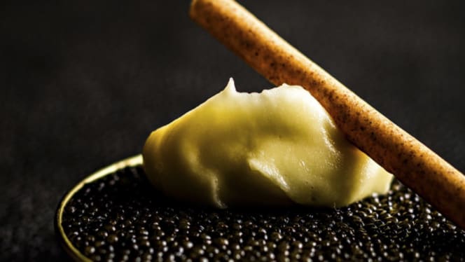 Caviar de Sologne, mousseline de pomme de terre ratte fumée au haddock, croustillants de sarrasin crème aigrelette - Epicure - Le Bristol Paris, Paris