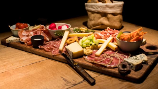 Plateau charcuterie fromage - Picture of Kubata, Bayonne - Tripadvisor