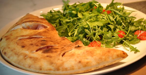 Calzone della Casa - Nocino Pizzeria, Lancy