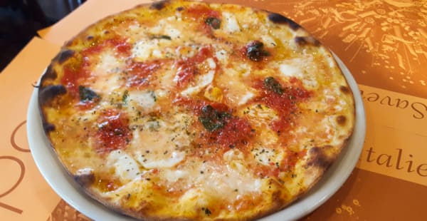 Pizza Margherita con mozzarella di Buffala - Sapori, Paris