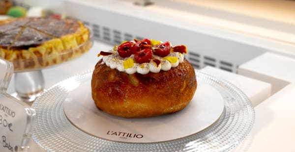 L'Attilio Paris, Paris