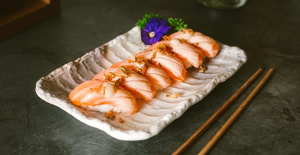 Nigiri Salmão braseado - Arigato - Parque das Nações, Lisboa