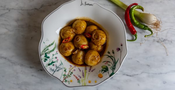 Gnocchi ripieni di pollo alla cacciatora, cipollotto e intingolo - Li Somari Trattoria Fuori Porta, Tivoli