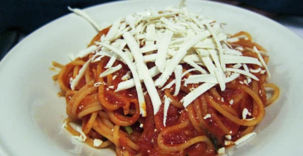 Spaghetti al sugo - Trattoria Torre di Pisa, Milan