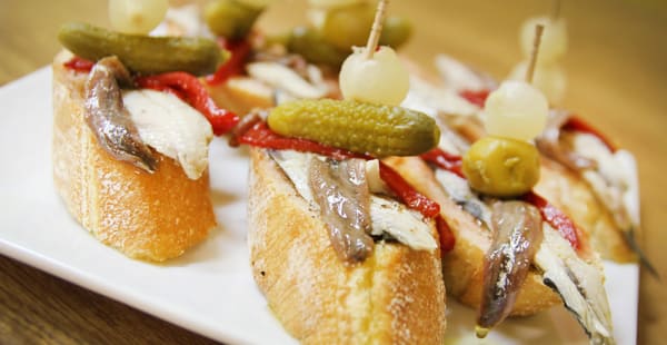 Pintxos de anchoas y pimientos - Don Baco, Barcelona