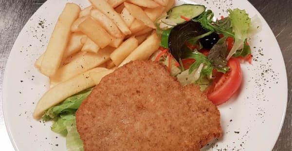 Schnitzel geserveerd met Friet of Rijst&Salade - La Santa Maria International Dinner, Amsterdam