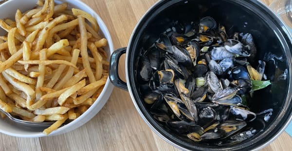 Je Peux Pas J'ai Moules Frites, Annemasse