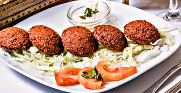 Falafel con salsa tahini. - Alfanus, Madrid