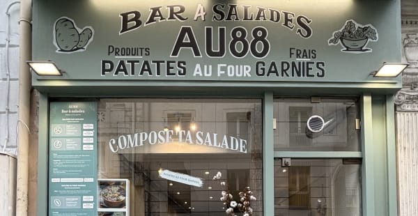 AU88 - Bar à salade & patates au four garnies, Paris