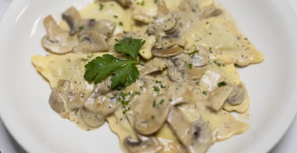 Ravioli al tartufo - Auberge de Venise Montparnasse, Paris