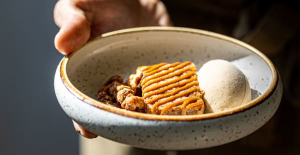 Bolo de Nozes com gelado  - O Frade, Lisboa