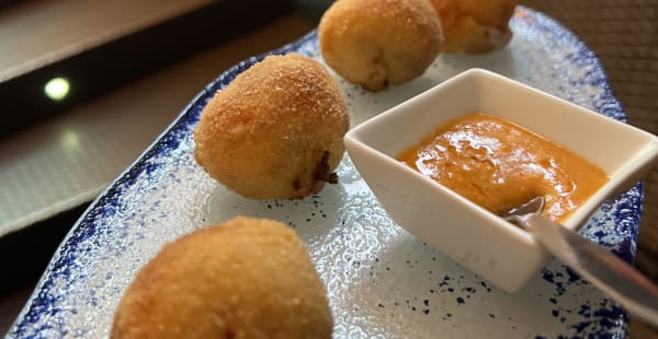 Croquetas de jamón con chipotle - Atípico, Madrid