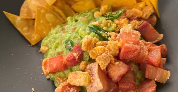 Guacamole con torreznos - Atípico, Madrid