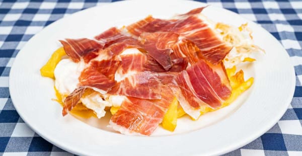 Huevos fritos con jamón - Casa Ricardo Madrid - Fernando el católico, 31, Madrid