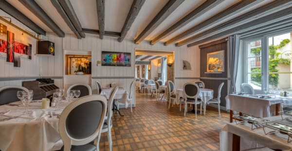 Salle du restaurant - Auberge de la Croix-de-Rozon, La Croix-de-Rozon