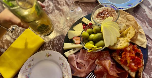 tagliere di salumi e formaggi - Vivi Bistrot Piazza Venezia, Roma