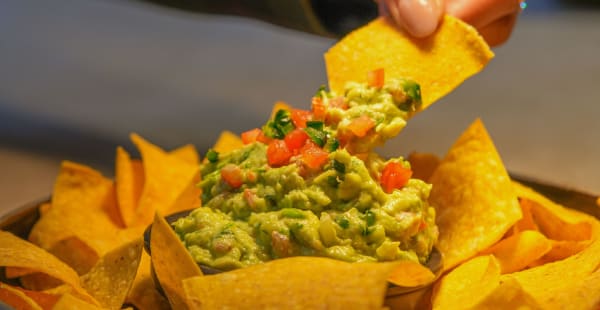 Fresh-made Guacamole - Madre Amsterdam, Amsterdam