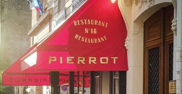 Pierrot, Paris