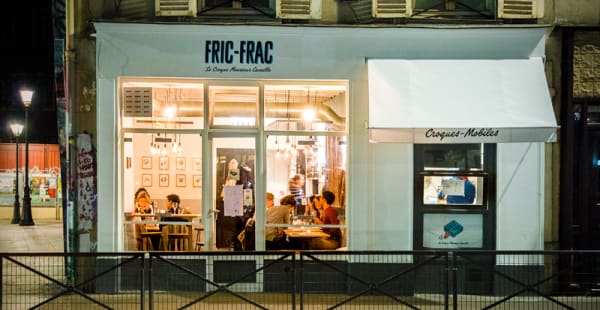 Façade - Fric-Frac, Paris