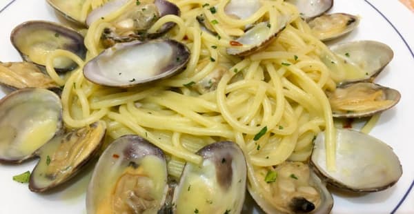 Spaghetti alle Vongole Veraci - Piccolo Arancio, Roma