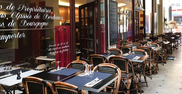 Vue de la terrasse - La Boutique des Vins, Paris