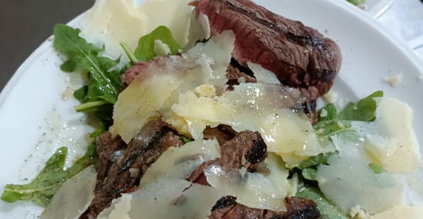 Tagliata con rucola e scaglie di grana -  MAIRACHI, Roma