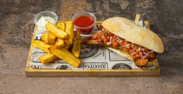 Choripán Criollo - La Choripaneria Lavapies, Madrid