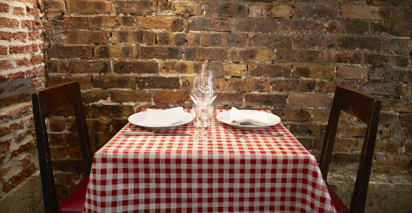 Table dressée - Chez Fernand Christine, Paris