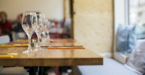 Table dressée - Les Petites Bouchées, Paris