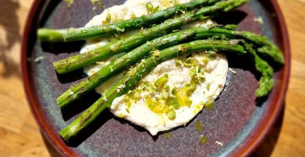 Asperges vertes, crème de haricot blanc & zeste de citron - TerraViva, Montreuil