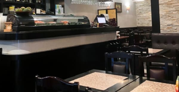 Vue de la salle - Shinjuku Sushi, Paris