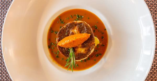 Le cannelloni en timbale gratinée, confit de tomate froide et coulis chaud - A Casaluna, Paris