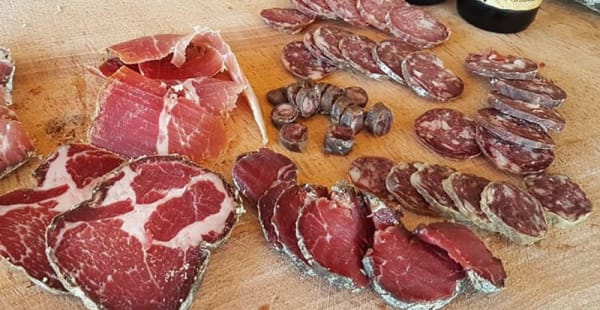 Plateau de charcuterie Corse - La Taverne de Saint-Germain