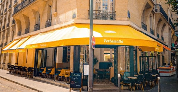 Perlamatta, Paris