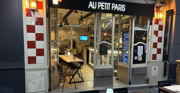 Au Petit Paris, Paris