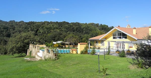 Veduta del Giardino e della Piscina - Agriturismo Il Casale delle Ginestre, Roma